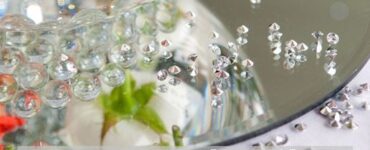 how to decorate a glass table top